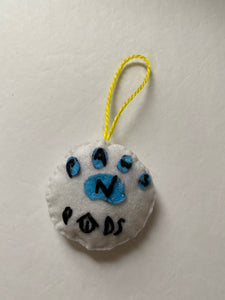 Felt ornament - paws n pads